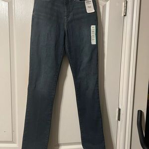 Women’s Levi’s jean W29L34 midrise